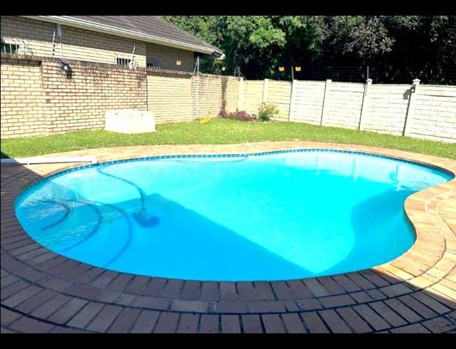 5 BEDROOM HOUSE FOR SALE IN MEER EN SEE